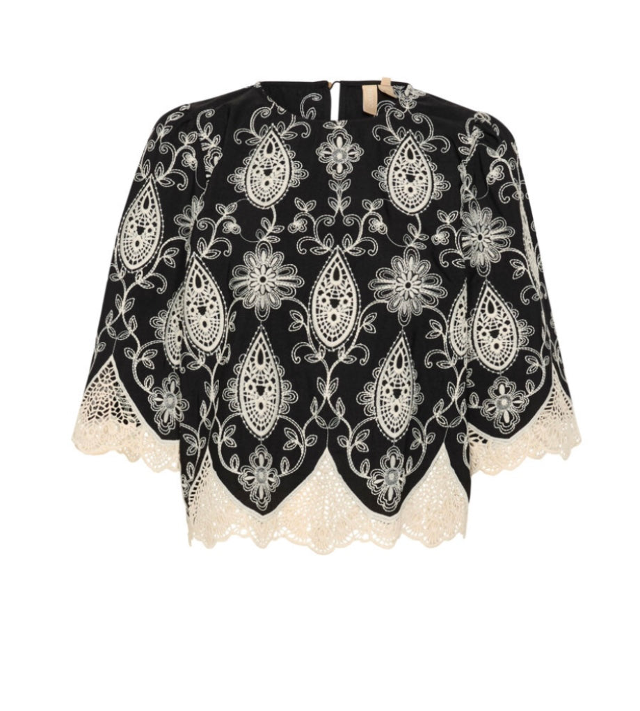 Culture Black Cream Detailed 3 quarter Top