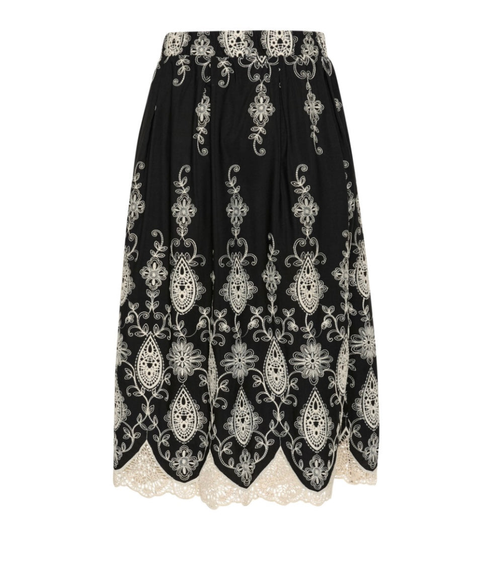 Culture Black Cream Detailed 3 quarter Top